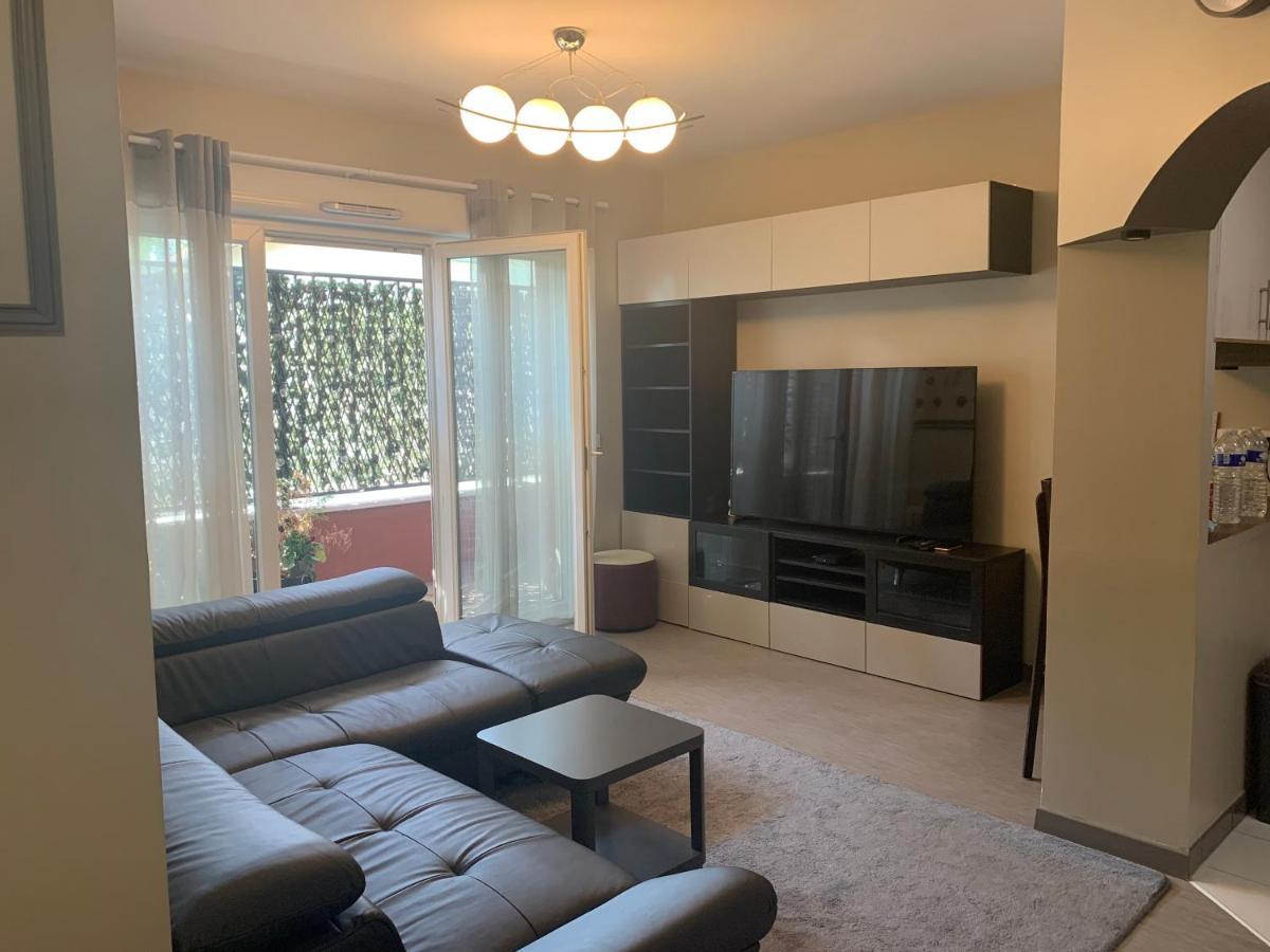 Luxurious Flat In Bondy, Lägenhet Exteriör bild